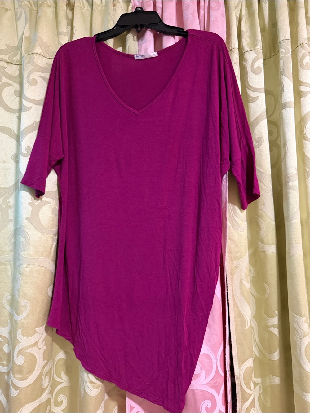 Tresics Deep Magenta V-Neck Tunic Top